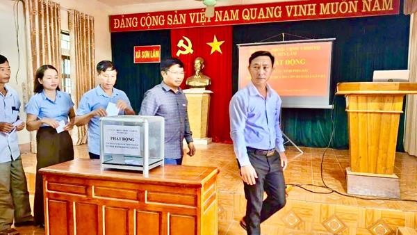 Đảng ủy, HĐND, UBND, MTTQ xã Sơn Lâm tổ chức phát động ủng hộ đồng bào miền bắc ảnh hưởng do bảo số 3 trong cán bộ,...